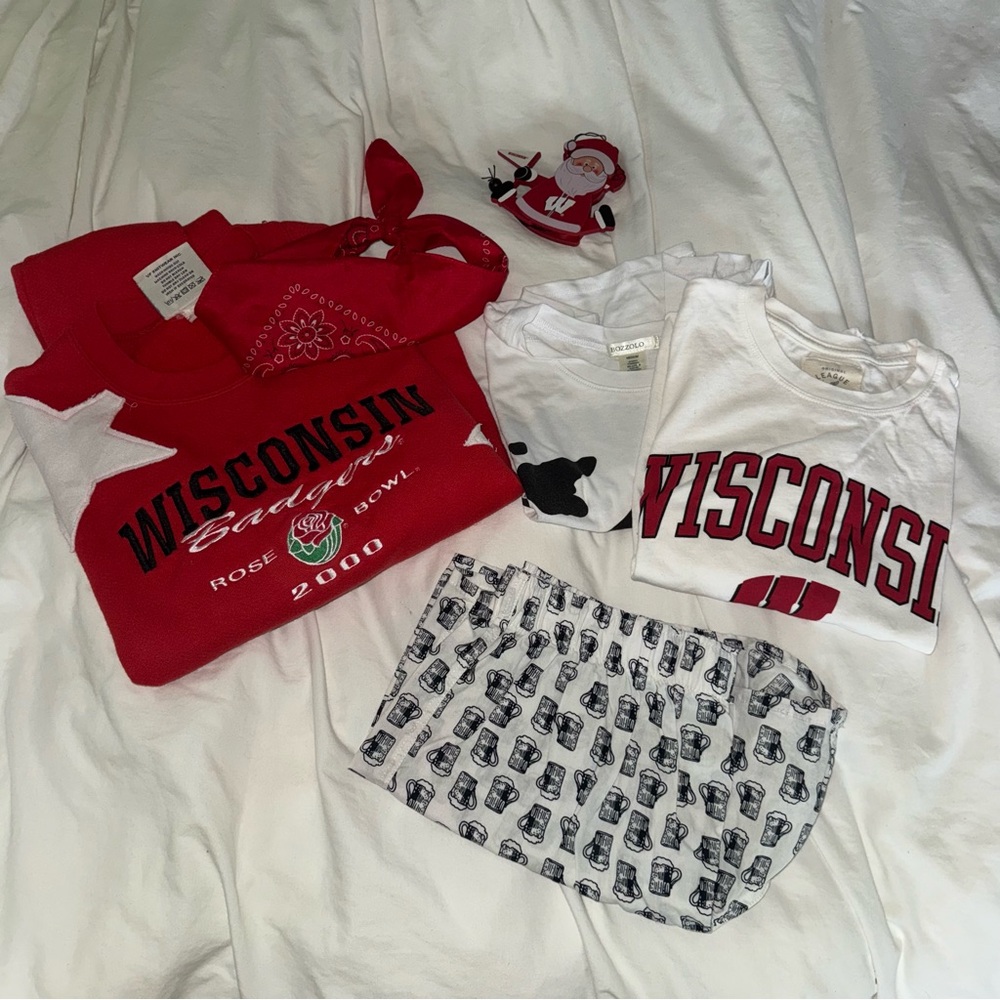 Wisconsin Badgers Apparel Set
